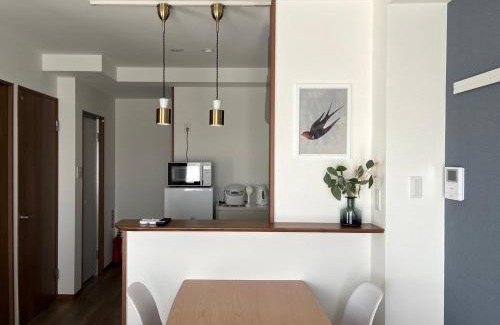 Maekawa Apartment | Kin-Con-Kan 301 新築 那覇空港から車で25分 コンビニ徒歩1分 沖縄ワールド徒歩9分ファミリーや長期滞在者にもお勧め