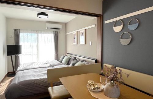 Maekawa Apartment | Kin-Con-Kan 302 新築 那覇空港から車で25分 コンビニ徒歩1分 沖縄ワールド徒歩9分ファミリーや長期滞在者にもお勧め