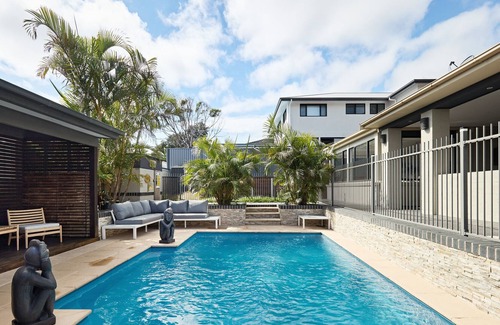 Forresters Beach House | KINARA - BRAND NEW 5 Bedrooms, POOL, Walking distance to beach