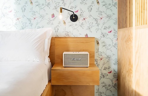 East Cesar Chavez Hotel | Kinda Suite at Arrive Austin, Minutes to George Washington Carver Museum!