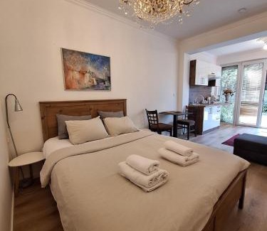Tuchomerice Apartment | KindStay Suites Prague Airport - Terrace Suite