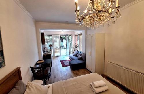 Tuchomerice Apartment | KindStay Suites Prague Airport - Terrace Suite
