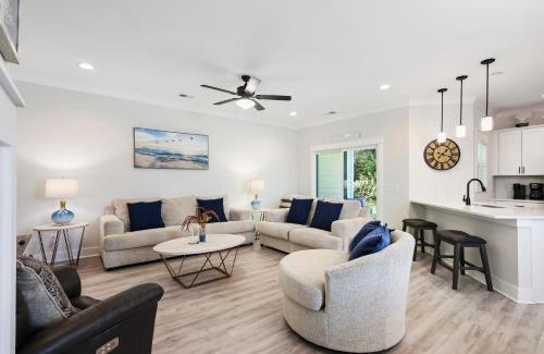 Spanish Wells House | King 2 Queens 3 Doubles Foldout Stainless Steel Bikes & Beach Gear included