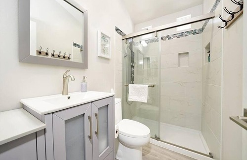 Rancho Santa Margarita House | King-30min to Airport-Self Check In-Parking-367Mbps