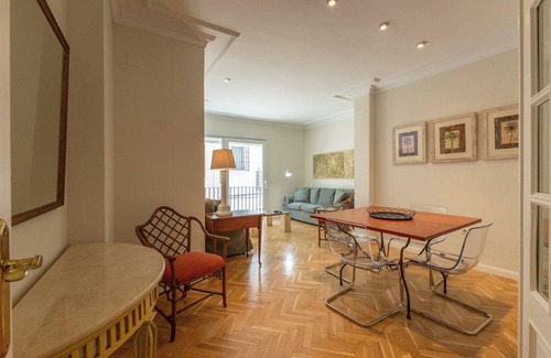 San Lorenzo Apartment | King Alfonso Historic Center Garage