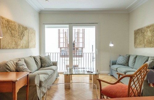 San Lorenzo Apartment | King Alfonso Historic Center Garage