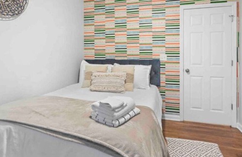 Newnan House | King Bed, BBQ Grill