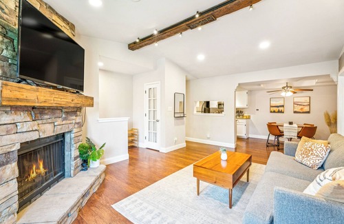 South Tulsa Condo | KING Bed Condo on Riverside; Great for Long Stays!