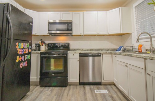 Taylors House | King Bed - Family Friendly - Grill - Fire Pit