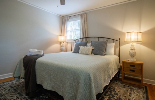 Taylors House | King Bed - Family Friendly - Grill - Fire Pit