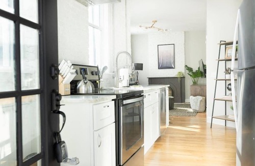 Short North Apartment | King Bed | FREE Parking