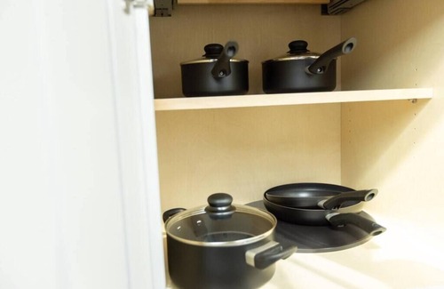 Short North Apartment | King Bed | FREE Parking