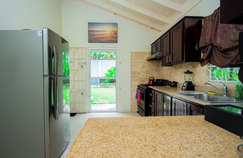 Mammee Bay House | King bed, fully A/C, pool, BBQ, near beaches, free washer/dryer - video tour