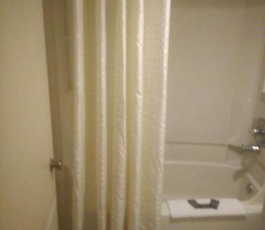 Livingston Apartment | King Bed Hotel Studio 210