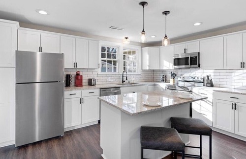Gastonia House | King Bed, HUGE Shower & Beautiful Finishes