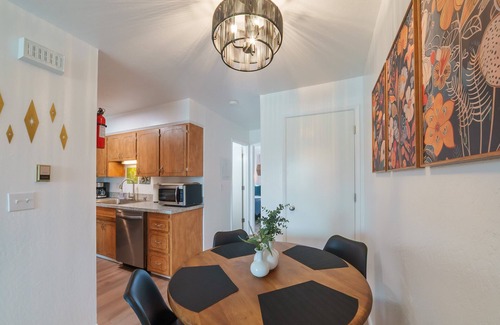 North Star Apartment | King Bed Midtown Apartment
