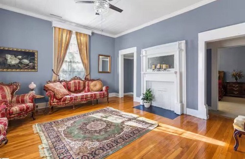 Anderson House | King Bed Retreat | Anderson Home w/Yard & Events