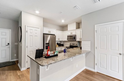 St. Augustine House | King Bed Suite, Pet-Friendly – Minutes to Beach