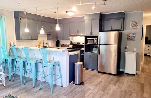 Newport House | KING bed-Walk to Food & Entertainment in Downtown Newport