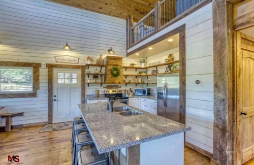 Zion National Park East Entrance House | King Beds for All Next to Zion