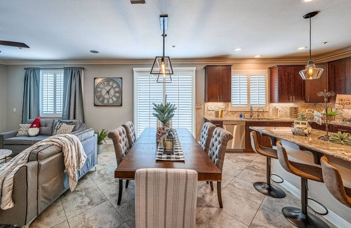 Fontana House | King Beds/Ideal for LONG stay/Super Fast Wifi/Pool