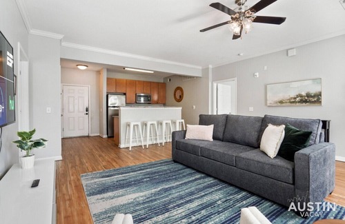 West Campus Apartment | King Beds + Memory Foam Sleeper in Vibrant ATX Apt