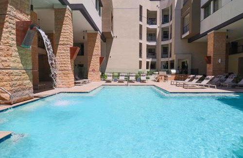 North Scottsdale Apartment | King Beds - Pool - Parking - Barrett Jackson 4021