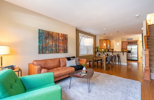 Bull Mountain House | King Beds, Quiet Neighborhood, Near It All