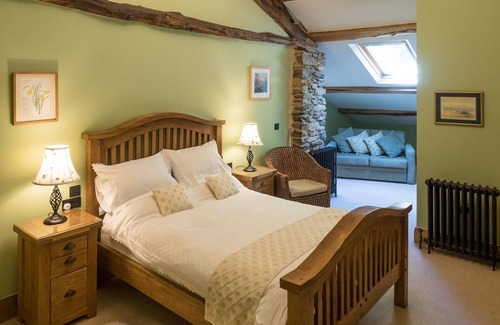 Whitbeck House | King Deluxe Seaview Annexe @ Wayside