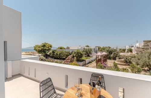 Plaka Apartment | King Deluxe Suite Side Sea View