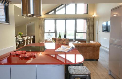 Aldeburgh Apartment | King George Penthouse