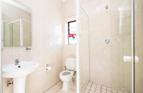 Bluewater Bay House | King Guest Lodge
