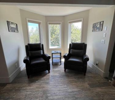 Pocatello House | King Home- Mountain Oasis Pool & Views