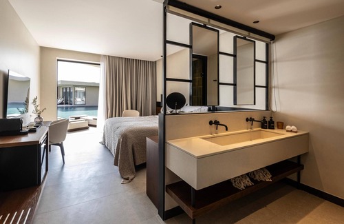 Tsilivi Hotel | King Jason Zante – Designed for Adults
