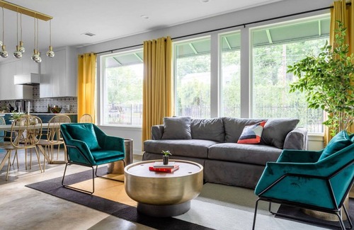 East Cesar Chavez House | King Kasa 6 Bedroom Walk 6 min to Rainey St