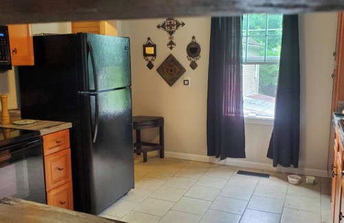 Bristol House | King Of The Hill, n1/2 mile from Historic Downtown Bristol/State Street