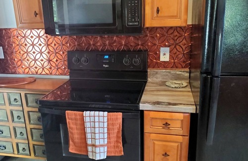 Bristol House | King Of The Hill, n1/2 mile from Historic Downtown Bristol/State Street
