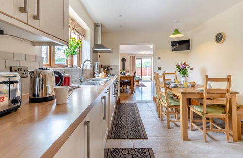 Monmouth House | King Offas Lodge - Four Bedroom House, Sleeps 8