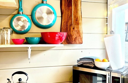 Southeastern Sacramento Cottage | King & Queen Suites with Hot Tub & Private Yard