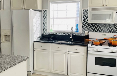 Shannon House | King queen, sweet cozy, and quiet old neighborhood very charming perfect stay