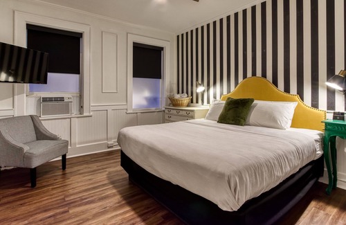 St. Petersburg - Clearwater Hotel | King Room beautiful restored historic hotel in the heart of downtown St. Pete FL