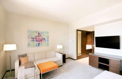 Naif Apartment | King Room Near Al Ghurair Mall By Luxruy Bookings