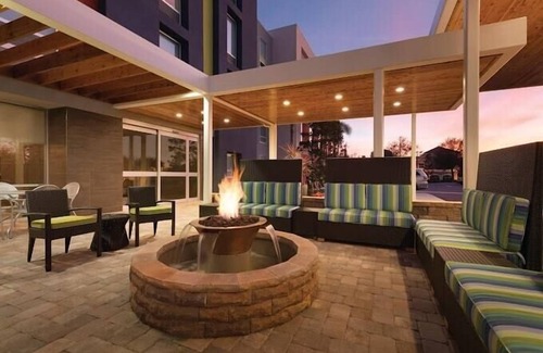 Orlando Apartment | King Room Near Service Now ORL