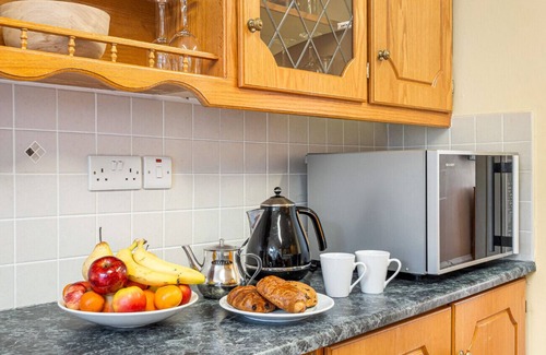 Clifden Ski Chalet | King's Apartment based in clifden town