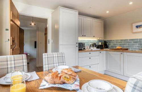 Woodstock House | King's Cottage