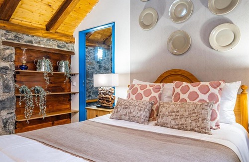 Porto Moniz House | King Shelter by Homie