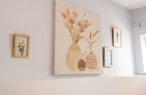 Lincoln Apartment | King Size 1 Bedroom Comfort Apartment en Suite Shower Free Toiletries Wifi and Hairdryer