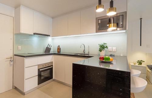 El Golf Apartment | King-size bed with terrace and Air Conditioning!