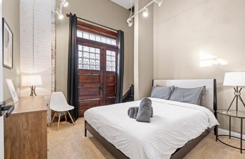 Shelby Park Apartment | KING Sleep10 5Bed 4BR 2BA Swepson ICON