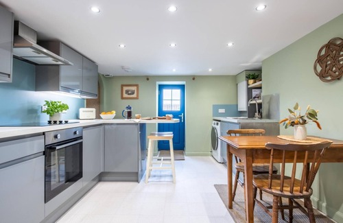 Inverness City Centre House | King Street Cottage, in the Centre of Inverness